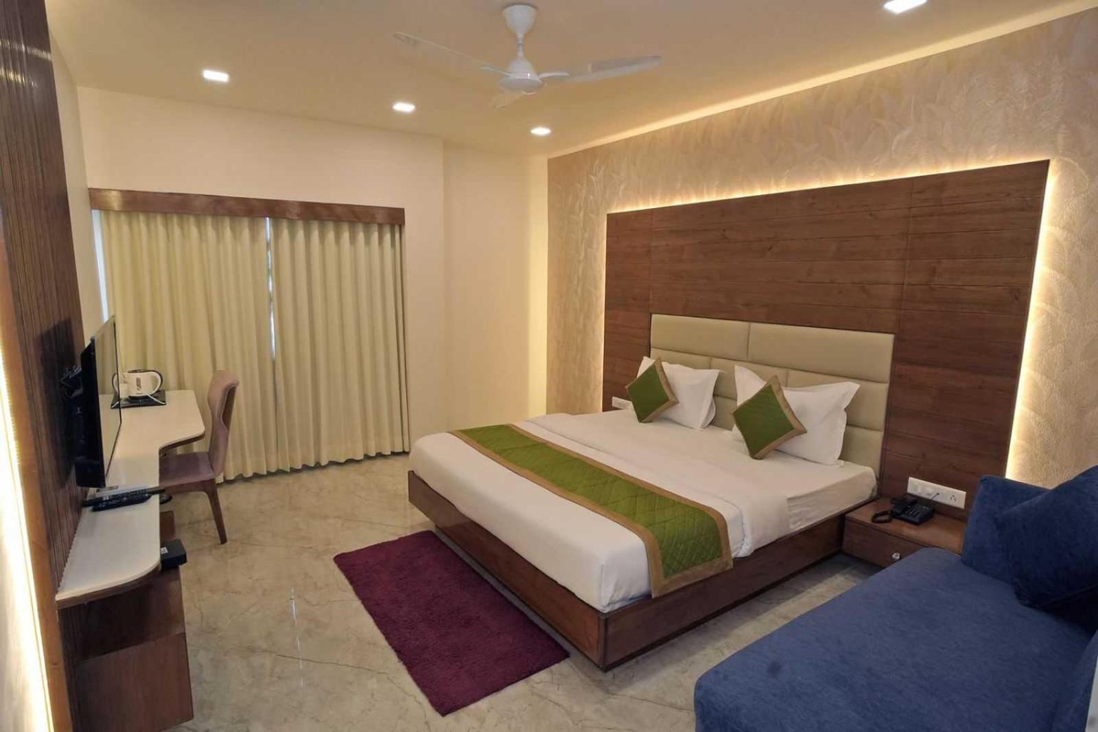 Hotel O The Kia Residency Hotel And Banquet อาเมดาบัด ภายนอก รูปภาพ