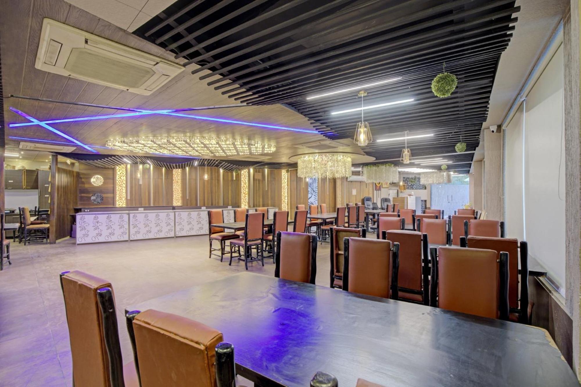 Hotel O The Kia Residency Hotel And Banquet อาเมดาบัด ภายนอก รูปภาพ