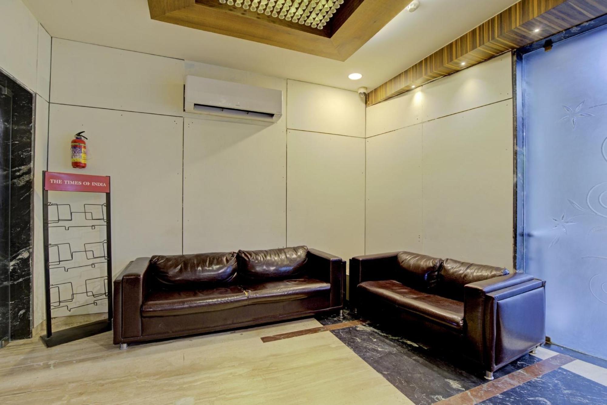 Hotel O The Kia Residency Hotel And Banquet อาเมดาบัด ภายนอก รูปภาพ
